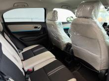 https://riyasewana.com/uploads/honda-vezel-z-168523017036.jpg