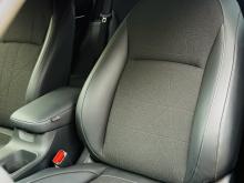 https://riyasewana.com/uploads/honda-vezel-z-1710450817495.jpg