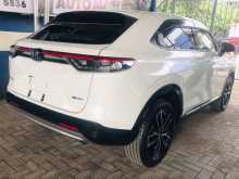 https://riyasewana.com/uploads/honda-vezel-z-17105826936.jpg