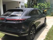https://riyasewana.com/uploads/honda-vezel-z-1713120024601.jpg