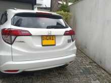 https://riyasewana.com/uploads/honda-vezel-z-17135036463.jpg