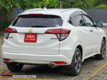 https://riyasewana.com/uploads/honda-vezel-z-18124438783.jpg