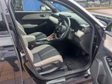 https://riyasewana.com/uploads/honda-vezel-z-1815431317366.jpg