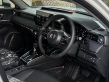 https://riyasewana.com/uploads/honda-vezel-z-1822165717883.jpg
