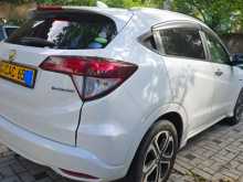 https://riyasewana.com/uploads/honda-vezel-z-18223921723.jpg