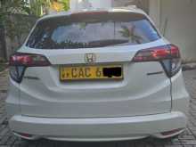 https://riyasewana.com/uploads/honda-vezel-z-18223921966.jpg
