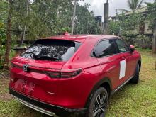 https://riyasewana.com/uploads/honda-vezel-z-1911360817974.jpg