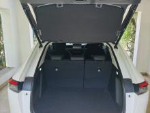 https://riyasewana.com/uploads/honda-vezel-z-1915312017625.jpg