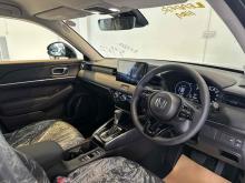 https://riyasewana.com/uploads/honda-vezel-z-199565424711.jpg