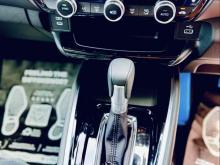 https://riyasewana.com/uploads/honda-vezel-z-199565524173.jpg