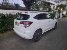 https://riyasewana.com/uploads/honda-vezel-z-20101820532.jpg