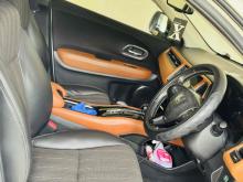 https://riyasewana.com/uploads/honda-vezel-z-2011382324502.jpg