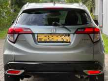 https://riyasewana.com/uploads/honda-vezel-z-2014-146245712443.jpg