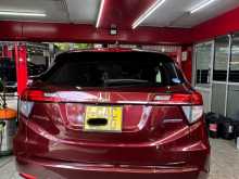 https://riyasewana.com/uploads/honda-vezel-z-2014-2217535812952.jpg