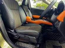 https://riyasewana.com/uploads/honda-vezel-z-2014-249244412854.jpg
