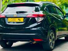 https://riyasewana.com/uploads/honda-vezel-z-2014-612255912352.jpg