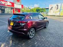 https://riyasewana.com/uploads/honda-vezel-z-2014-618434712744.jpg