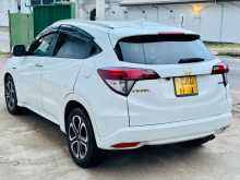 https://riyasewana.com/uploads/honda-vezel-z-2015-229294712633.jpg