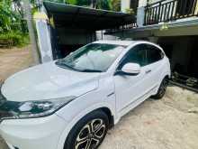 https://riyasewana.com/uploads/honda-vezel-z-2015-2320423312662.jpg