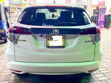 https://riyasewana.com/uploads/honda-vezel-z-2015-2520424312063.jpg
