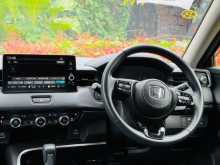 https://riyasewana.com/uploads/honda-vezel-z-2022-1710425712873.jpg