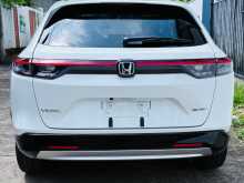 https://riyasewana.com/uploads/honda-vezel-z-2023-299045012722.jpg
