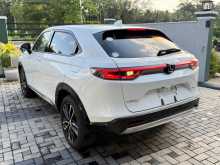 https://riyasewana.com/uploads/honda-vezel-z-2024-1411223913004.jpg