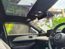 https://riyasewana.com/uploads/honda-vezel-z-2024-1617360212834.jpg