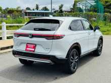 https://riyasewana.com/uploads/honda-vezel-z-2024-1910405712693.jpg