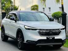 Honda Vezel Z Play Premium Moonroof 2024 SUV
