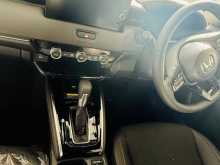 https://riyasewana.com/uploads/honda-vezel-z-2024-3019465112433.jpg
