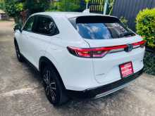 https://riyasewana.com/uploads/honda-vezel-z-2024-37430012012.jpg