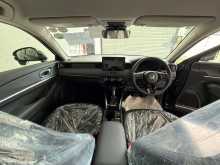 https://riyasewana.com/uploads/honda-vezel-z-2025-1715402412783.jpg