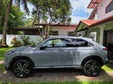 https://riyasewana.com/uploads/honda-vezel-z-2025-2112132612504.jpg