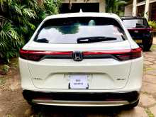 https://riyasewana.com/uploads/honda-vezel-z-2025-2113152112153.jpg
