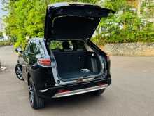 https://riyasewana.com/uploads/honda-vezel-z-2025-2311015612463.jpg