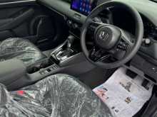 https://riyasewana.com/uploads/honda-vezel-z-2025-2316095312792.jpg