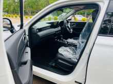 https://riyasewana.com/uploads/honda-vezel-z-2025-2718284512043.jpg