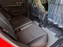 https://riyasewana.com/uploads/honda-vezel-z-2025-2912203712194.jpg
