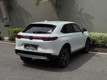 https://riyasewana.com/uploads/honda-vezel-z-2025-2920075112654.jpg