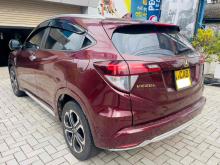https://riyasewana.com/uploads/honda-vezel-z-210384424393.jpg