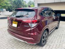 https://riyasewana.com/uploads/honda-vezel-z-210384424892.jpg