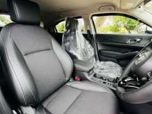 https://riyasewana.com/uploads/honda-vezel-z-2104741376.jpg