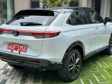 https://riyasewana.com/uploads/honda-vezel-z-2110575117916.jpg