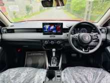https://riyasewana.com/uploads/honda-vezel-z-21114643163.jpg