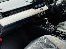https://riyasewana.com/uploads/honda-vezel-z-211284023002.jpg