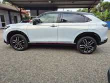 https://riyasewana.com/uploads/honda-vezel-z-211633254022.jpg