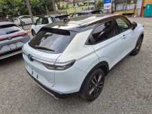 https://riyasewana.com/uploads/honda-vezel-z-211633254693.jpg