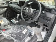 https://riyasewana.com/uploads/honda-vezel-z-2121173717775.jpg