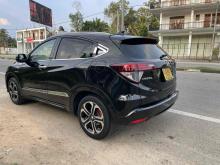 https://riyasewana.com/uploads/honda-vezel-z-2211502024702.jpg